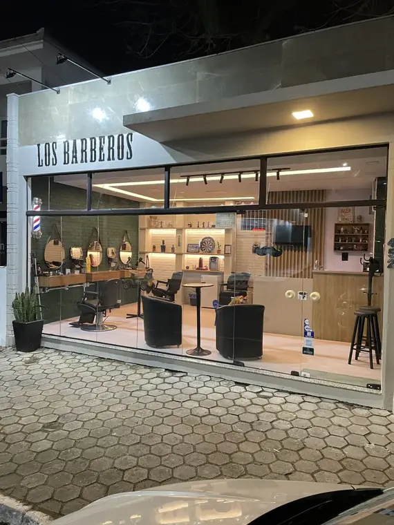 Fachada da Barbearia Los Barberos